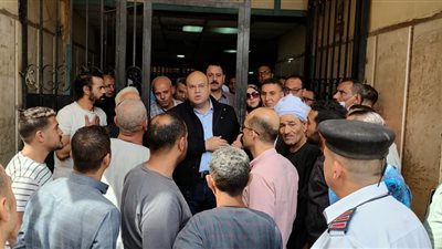 نائب محافظ الجيزة يتفقد مستشفي أوسيم ويهنئ المرضى والأطقم الطبية بعيد الفطر 