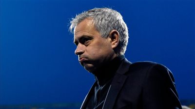 عاجل.. مورينيو يعلن رحيل نجم روما للنادي الأهلي 