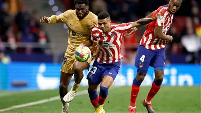 تشكيل برشلونة اليوم لمواجهة أتلتيكو مدريد في الدوري الإسباني.. ليفاندوفسكي يقود خط الهجوم