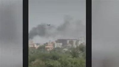مشاهد لـ قصف نفذته مروحيات الجيش السوداني في الخرطوم (فيديو)