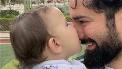  أحمد حاتم يتألق برفقة ابنه في أحدث ظهور له