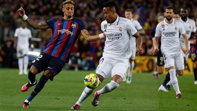 عاجل.. منافسة شرسة من ريال مدريد وبرشلونة على 