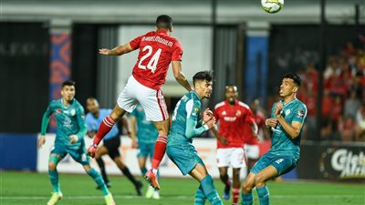 مدرب الرجاء السابق: غياب هذا اللاعب عن الأهلي سيصب في صالح الفريق المغربي 