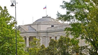 بولندا تصادر حسابات السفارة والبعثة التجارية لروسيا