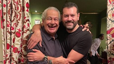 هتوحشنا جدًا.. عمرو يوسف ينعى الإعلامى الراحل حمادة عز الدين