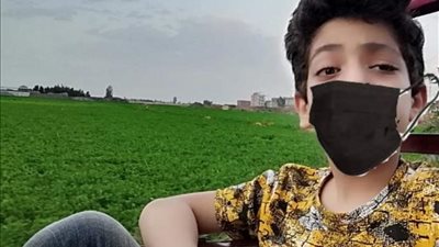 سيارة طائشة تدهس تلميذا عائدا من المدرسة في بورسعيد