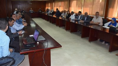 رئيس جامعة حلوان يتابع مع مسئولي الكليات الاستعدادات الخاصة بالامتحانات 