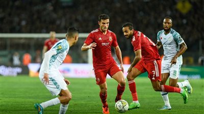 الأهلي يتخطي الرجاء المغربي ويبلغ نصف نهائي دوري أبطال إفريقيا
