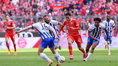 بايرن ميونخ يضرب هيرتا برلين بثنائية نظيفة ويعتلي صدارة البوندسليجا