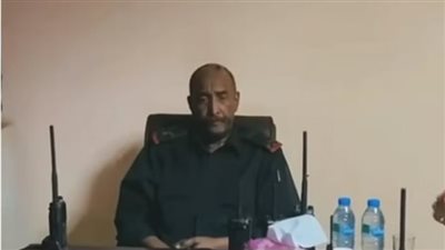 البرهان يقود عمليات الجيش السوداني من أحد مقرات القيادة (فيديو)