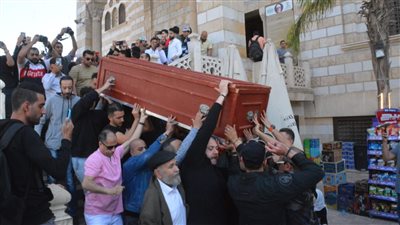 لقطات مؤثرة من جنازة الفنان الراحل مصطفى درويش (صور) 