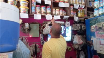 رفع 18 طن مخلفات ومحاضر إشغال وإنذار المخالفين في أبومناع بدشنا