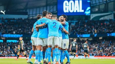 كم نقطة تفصل مانشستر سيتي عن التتويج بلقب الدوري الإنجليزي؟