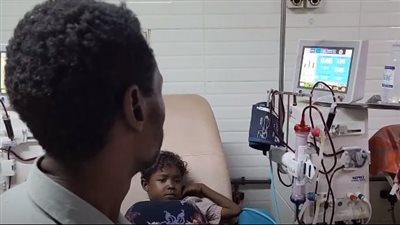 معارك السودان.. مشاهد تكشف معاناة مرضى الغسيل الكلوي وخاصة الأطفال