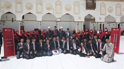 الجامع الأزهر يختتم الدورة التعريفية للطلاب الإندونسيين