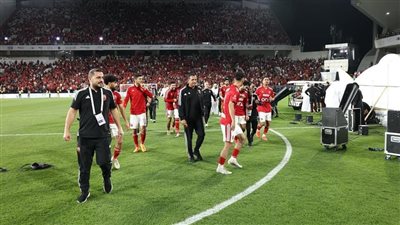 بعد التتويج بالسوبر.. نجم الأهلي يغلق باب الرحيل عن القلعة الحمراء