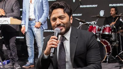 ظهور تامر حسني بعد انفصاله من زوجته بسمه بوسيل..حفل غنائي بأبو ظبي 