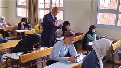 بالصور.. ناصر شعبان يتفقد مدارس الدقهلية في أول يوم امتحانات 