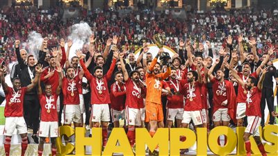 بسبب دكة البدلاء.. نجم الأهلي يعلن العصيان من أجل الرحيل