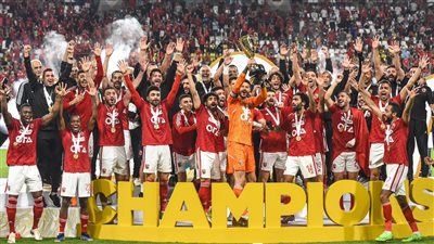 الأهلي: لا توجد مكافآت خاصة للاعبين بعد التتويج بكأس السوبر