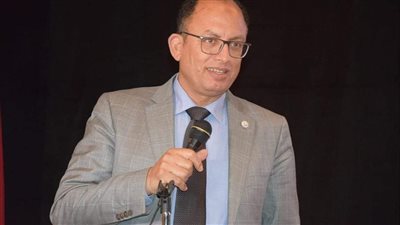 رئيس جامعة حلوان: توفير خدمة التأمين الصحي الشامل لأعضاء نادي هيئة التدريس