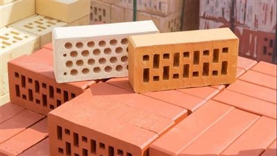 بعد زيادة المازوت 1500 جنيهًا للطن.. ارتفاع مرتقب في أسعار الطوب الأحمر 