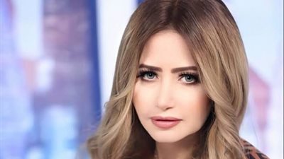 الناقدة الكويتية مي العيدان.. تنتقد أصالة وتتصدر تريند السوشيال ميديا 