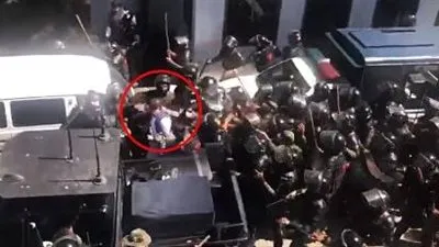 القصة الكاملة حول اعتقال رئيس الوزراء الباكستاني السابق عمران خان