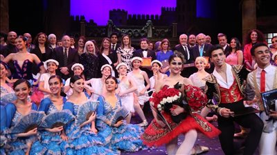 وزيرة الثقافة تُشارك المعهد العالي للباليه احتفاله السنوي وتُكرم الباليرينا ماجدة صالح وخريجي عام ١٩٨٣