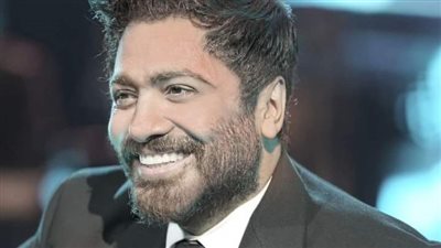 تامر حسني يُفاجئ أحد معجبيه بعد طلب الأخير منه الحضور في حفل زفافه