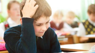 استشاري نفسي تكشف أسباب قلق وخوف الأطفال من الامتحانات (فيديو)