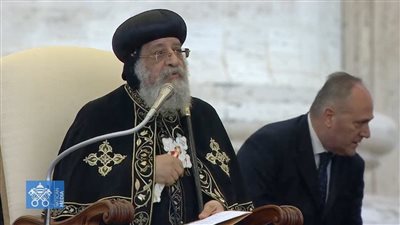 أمطار وألحان قبطية.. أجواء الڤاتيكان في استقبال البابا تواضروس