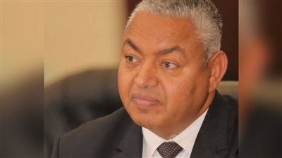 شاهد.. اللقطات الأولى لتشييع جثمان الكاتب الصحفي محمود بكري في قريته بقنا 