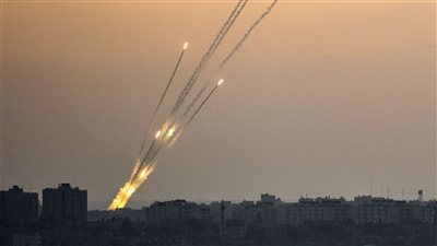 عاجل.. إطلاق صواريخ من غزة تجاه تل أبيت وصافرات الإنذار تدوي في عسقلان