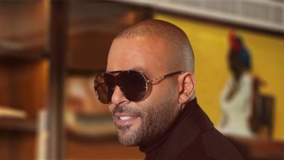 تامر عاشور يصل إلى الكويت استعدادًا لحفل اليوم