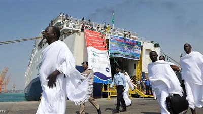 الملك سلمان وولي العهد يوجهان بتمديد الإقامة لتأشيرات المعتمرين السودانيين