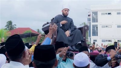 بعد رده الأخير.. القصة الكاملة حول استقبال الشيخ أسامة الأزهري في إندونيسيا
