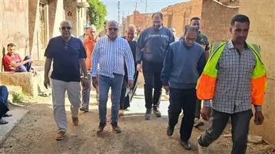 رئيس مياه المنوفية يتفقد مشروع الصرف الصحي بمركز تلا