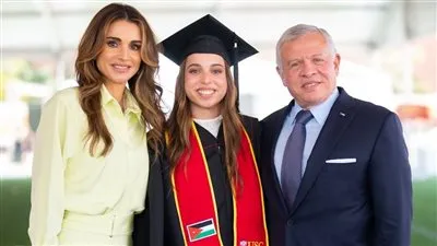العاهل الأردني وقرينته يحتفلان بتخرج الأميرة سلمى من الجامعة بدرجة البكالوريوس