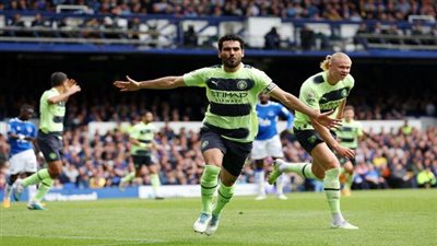 مانشستر سيتي يتجاوز إيفرتون ويتقدم نحو لقب الدوري الإنجليزي الممتاز