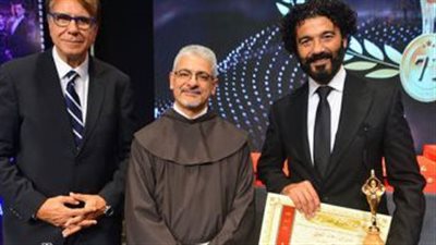 خالد النبوي يحصد جائزة أفضل ممثل عن دوره في فيلم 