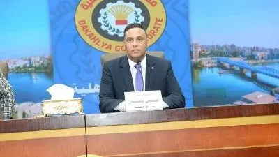  تفاصيل اجتماع محافظ الدقهلية برؤساء المراكز والمدن لمتابعة تطبيق قانون المحال العامة الجديد 