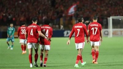 صفقة جديدة.. الأهلي يقرر عودة صاحب الثلاث رئات