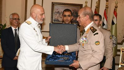 وزير الدفاع والإنتاج الحربي يلتقي نظيره الإيطالي