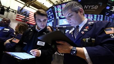 الأسهم الأمريكية تبدأ تعاملاتها مرتفعة مع تعافي أسهم البنوك