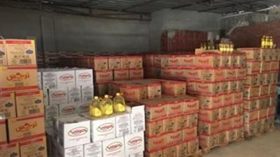ضبط كميات كبيرة من زيوت الطعام مجهولة المصدر داخل مخزن بالسلام