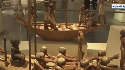 خبير آثري: الفرد يحتاج 3 أيام دون أكل وشرب ليتفقد مجموعة توت عنخ آمون (فيديو)