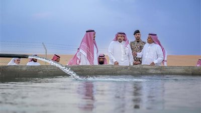 أمير القصيم يتفقد مورد سقيا مؤسسة مجتمعي شرق مركز قبة