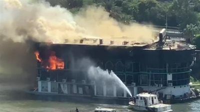 حريق هائل بمركب نيل بالزمالك