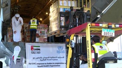 الإمارات ترسل سفينة مساعدات تحمل 1000 طن إمدادات إغاثية للسودان